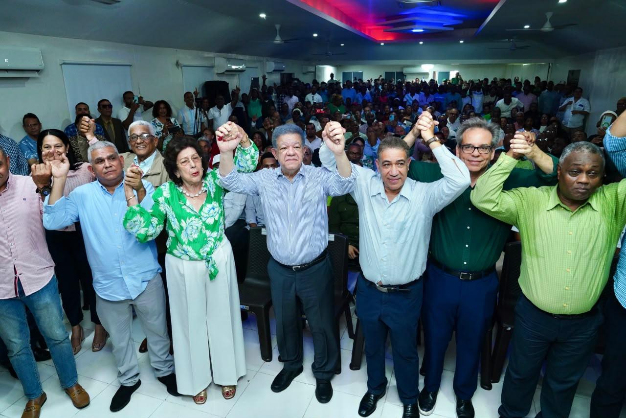 Minuto de silencio en solidaridad con Venezuela marca inicio de asamblea de Fuerza del Pueblo en Puerto Plata