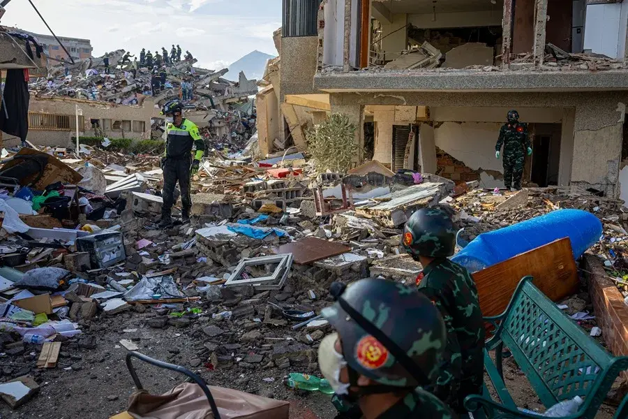 Terremoto en Venezuela deja 1,943 muertos mientras continúa la búsqueda de sobrevivientes
