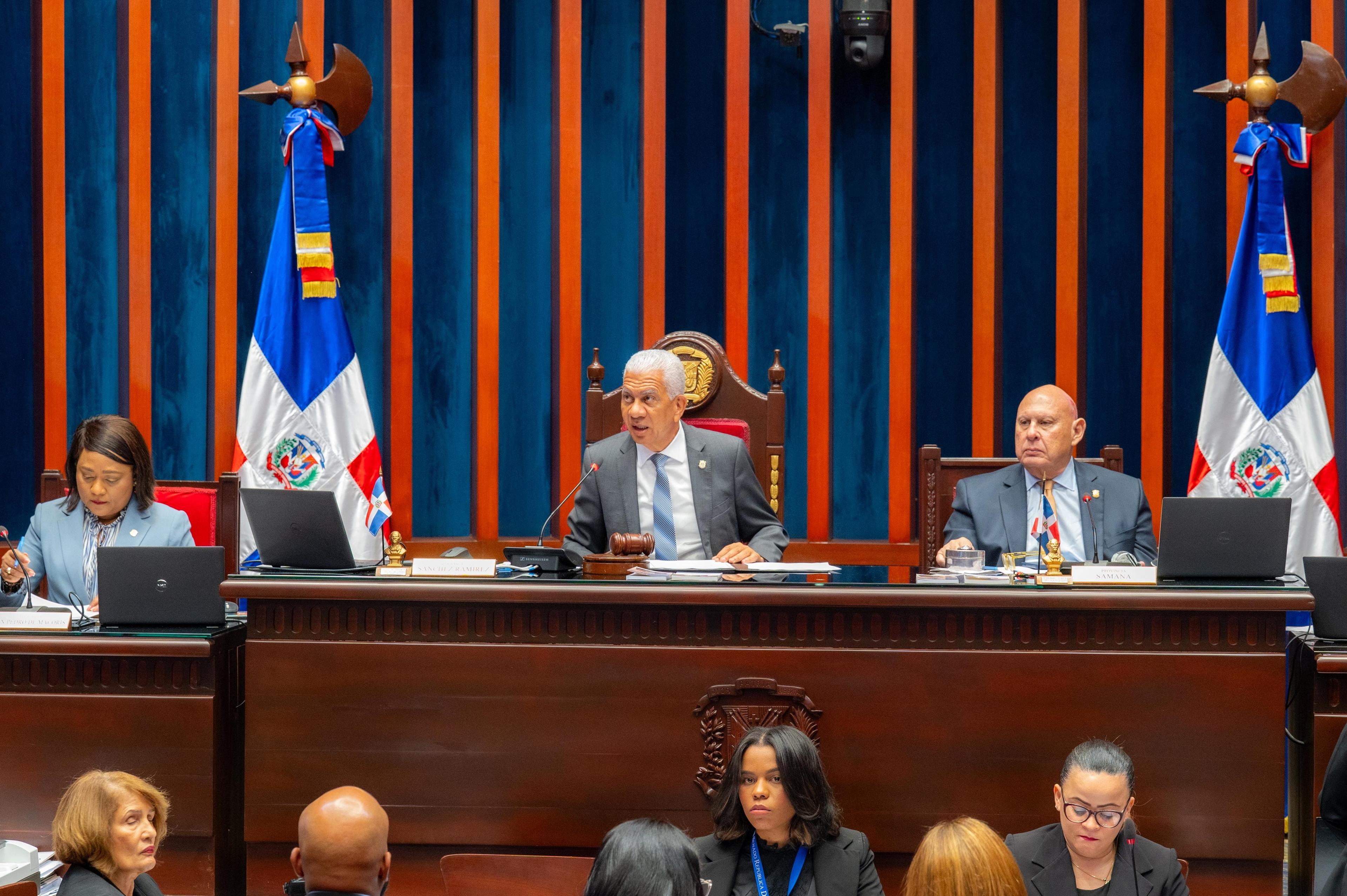 Senado convierte en ley reforma a la Ley de Residuos Sólidos y aprueba cambios a medidas económicas