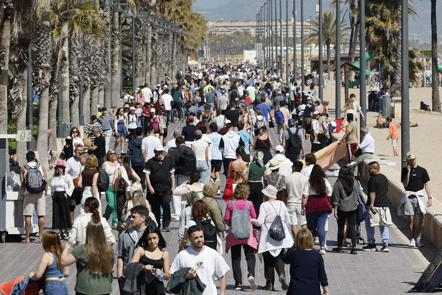 España bate el récord con 36,8 millones de turistas hasta mayo y un gasto de 50.257 millones