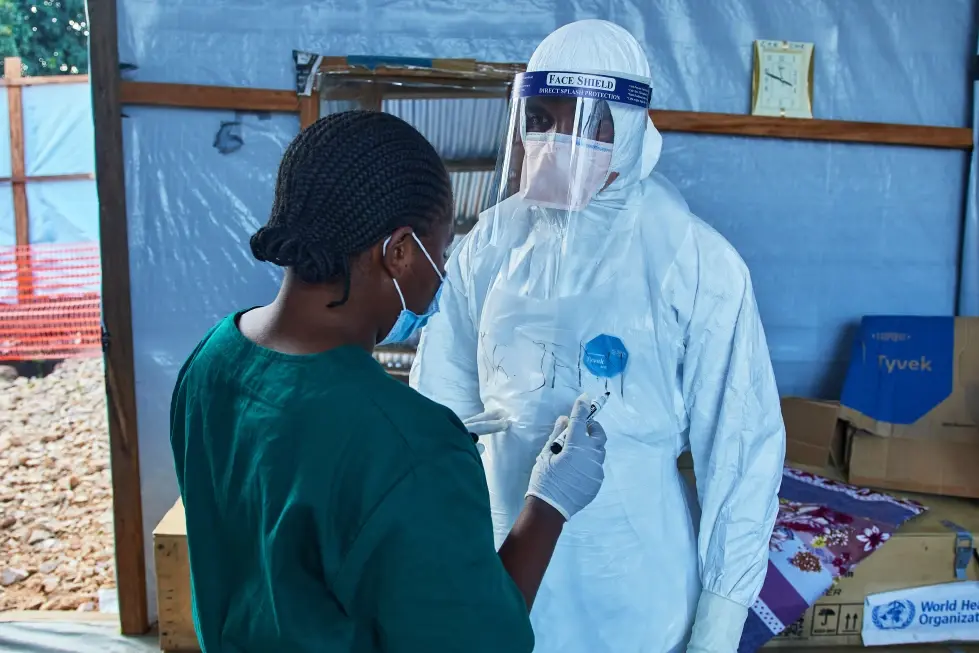 Las pruebas de un nuevo tratamiento contra el ébola llevan esperanza al este de Congo