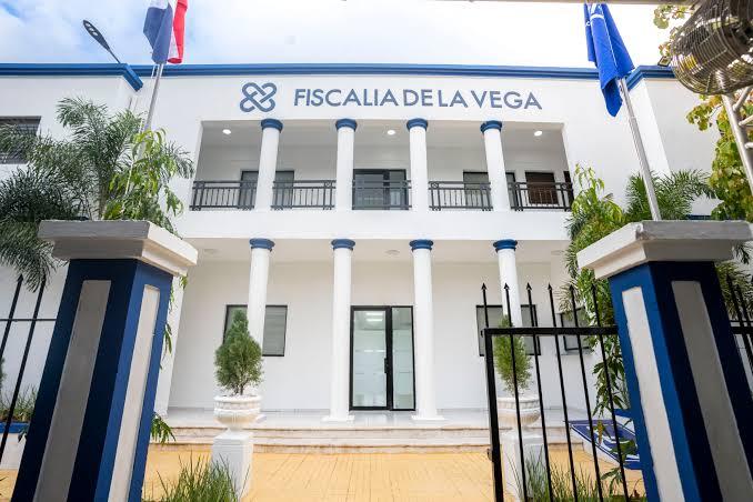 Tribunal impone garantía económica y presentación periódica a dos hermanos acusados de ejercicio ilegal de la odontología