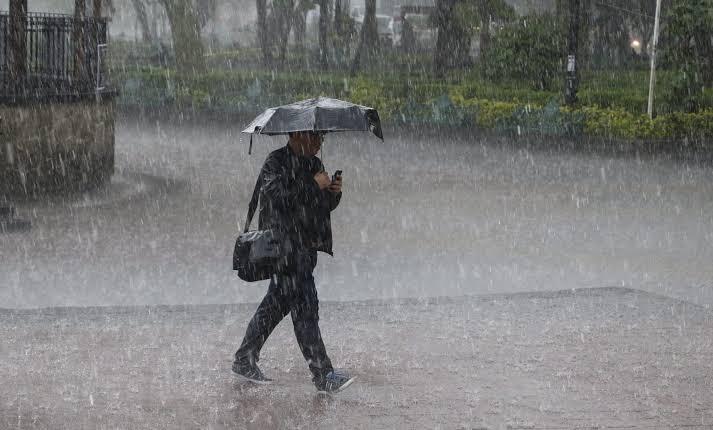 Vaguada y onda tropical provocarán fuertes aguaceros y mantienen 11 provincias bajo alerta y aviso