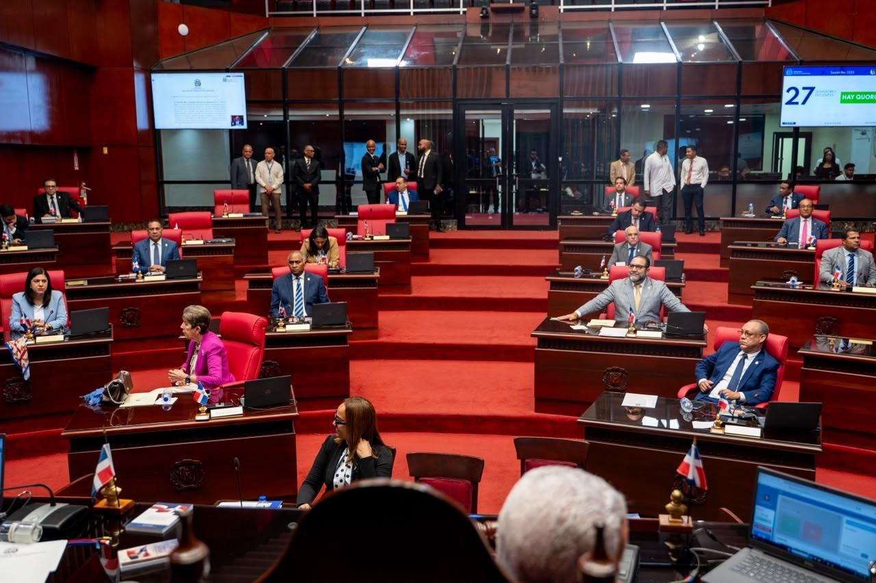 Senado aprueba en primera lectura la reforma a la Ley Orgánica de la Policía tras nueve horas de debate
