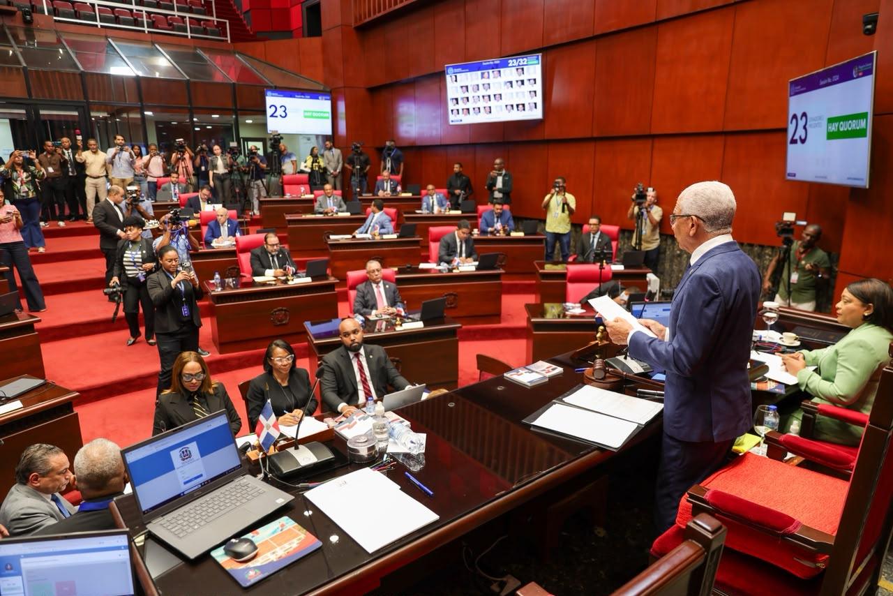 Senado aprueba reforma a la Ley de la Policía y proyecto sobre juegos de azar