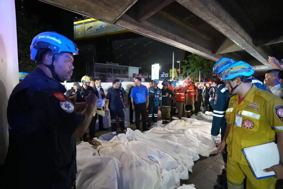 Incendio en pub de Bangkok deja al menos 27 muertos
