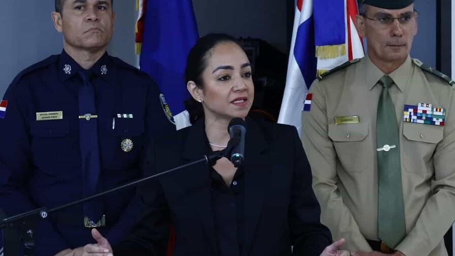 Faride Raful rechaza renunciar y defiende la reforma policial