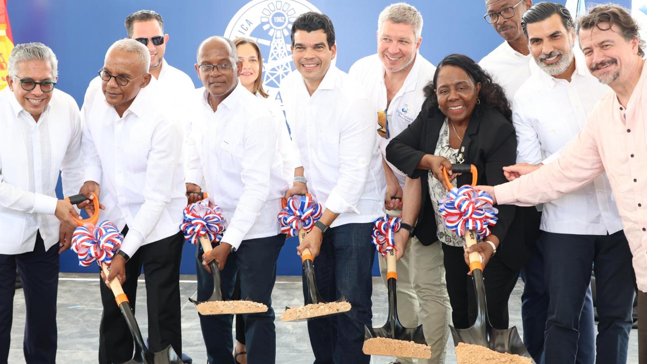 Inapa inicia construcción del alcantarillado sanitario de Boca Chica para beneficiar a más de 220 mil personas