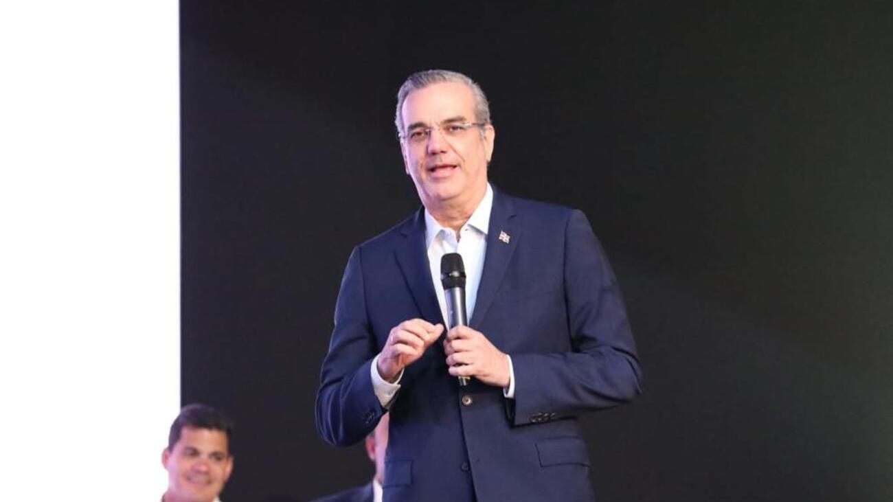Encuesta Sondeos sitúa en 63 % la confianza en Abinader y refleja menor valoración del gabinete