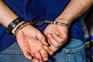 Arrestan en aeropuerto a hombre investigado por contrabando, narcotráfico y lavado de activos