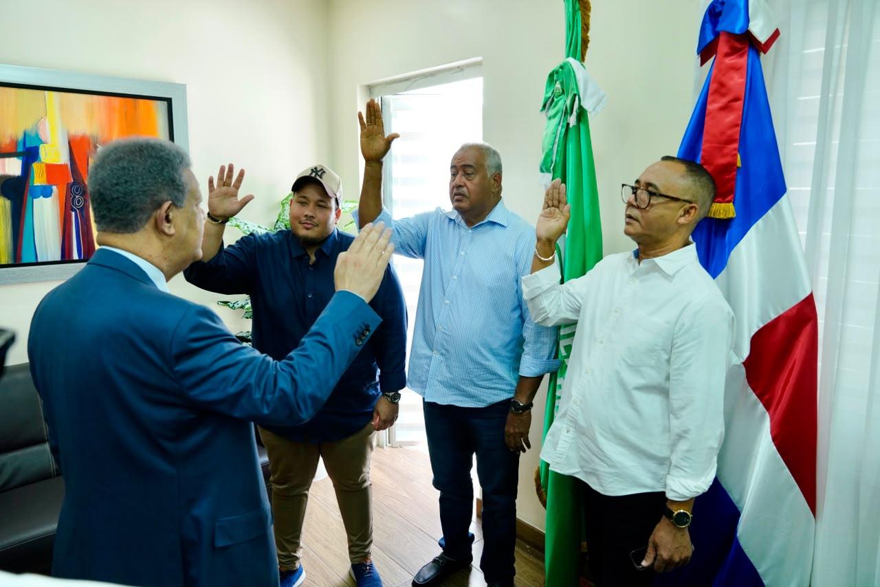 Visita de Leonel Fernández a María Trinidad Sánchez suma nuevas adhesiones a la Fuerza del Pueblo