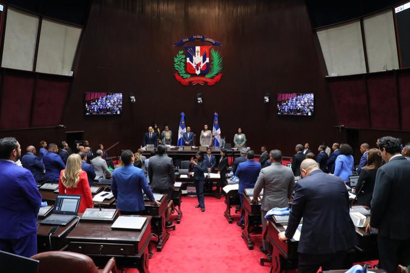 Diputados aprueban en primera lectura cambios al Código Penal y convocan nueva sesión para el lunes