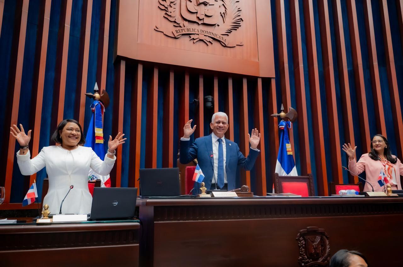 Senado aprueba de urgencia reformas al Código Penal y modificación del Presupuesto de 2026