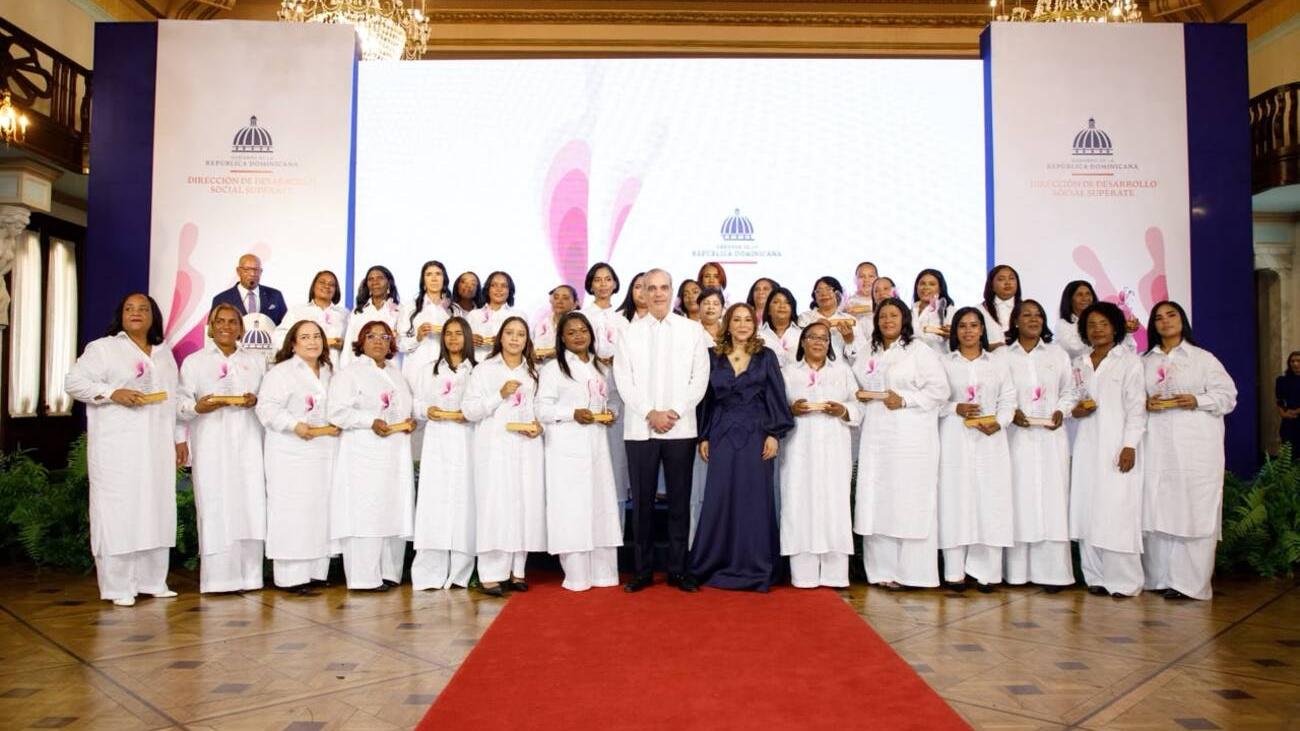 Abinader reconoce a 35 emprendedoras en la sexta edición del Premio Supérate Mujer 2026