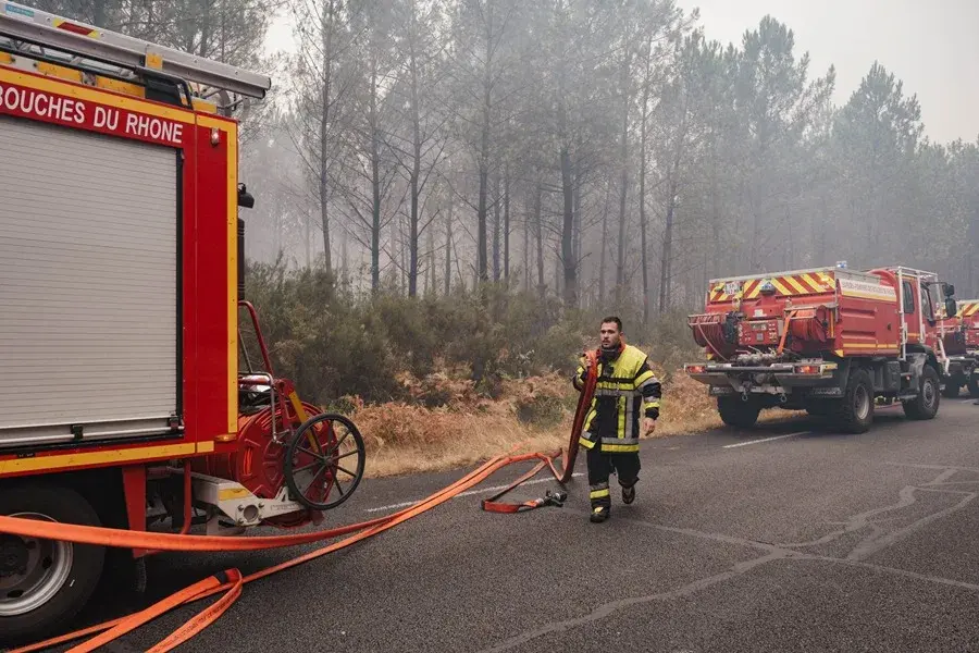 Los incendios alcanzan cifras inéditas en Francia, con 200.000 evacuados en el suroeste