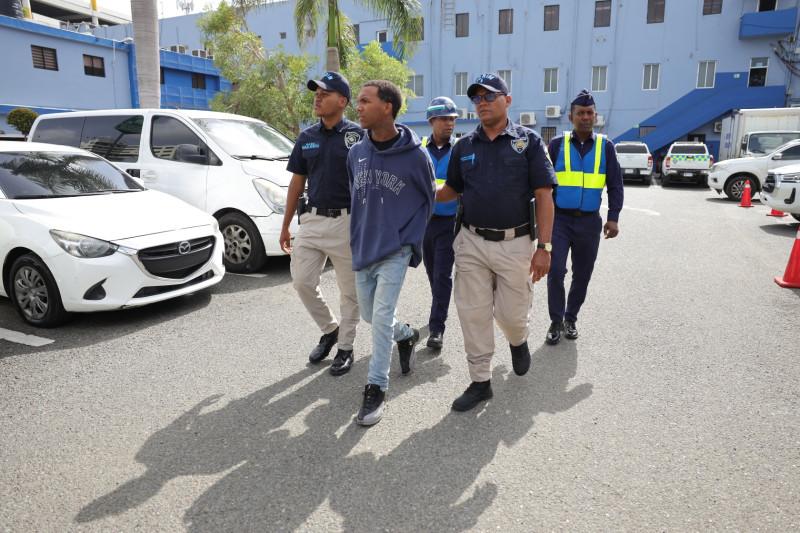 Se entrega joven acusado de obligar a una adolescente a ingerir herbicida que le causó la muerte