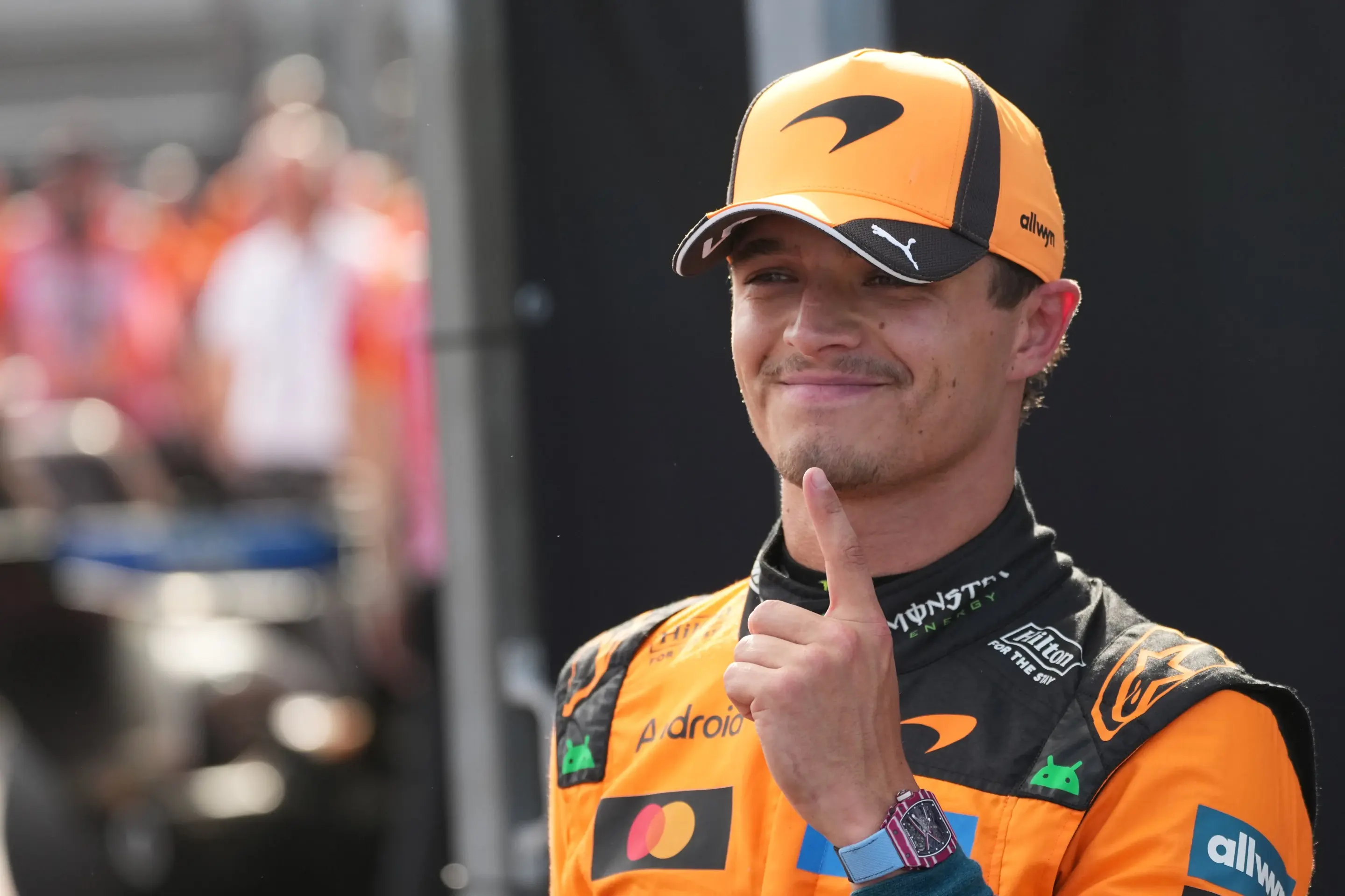 Norris arrebata la pole en Hungría mientras Hamilton y Antonelli reciben penalizaciones