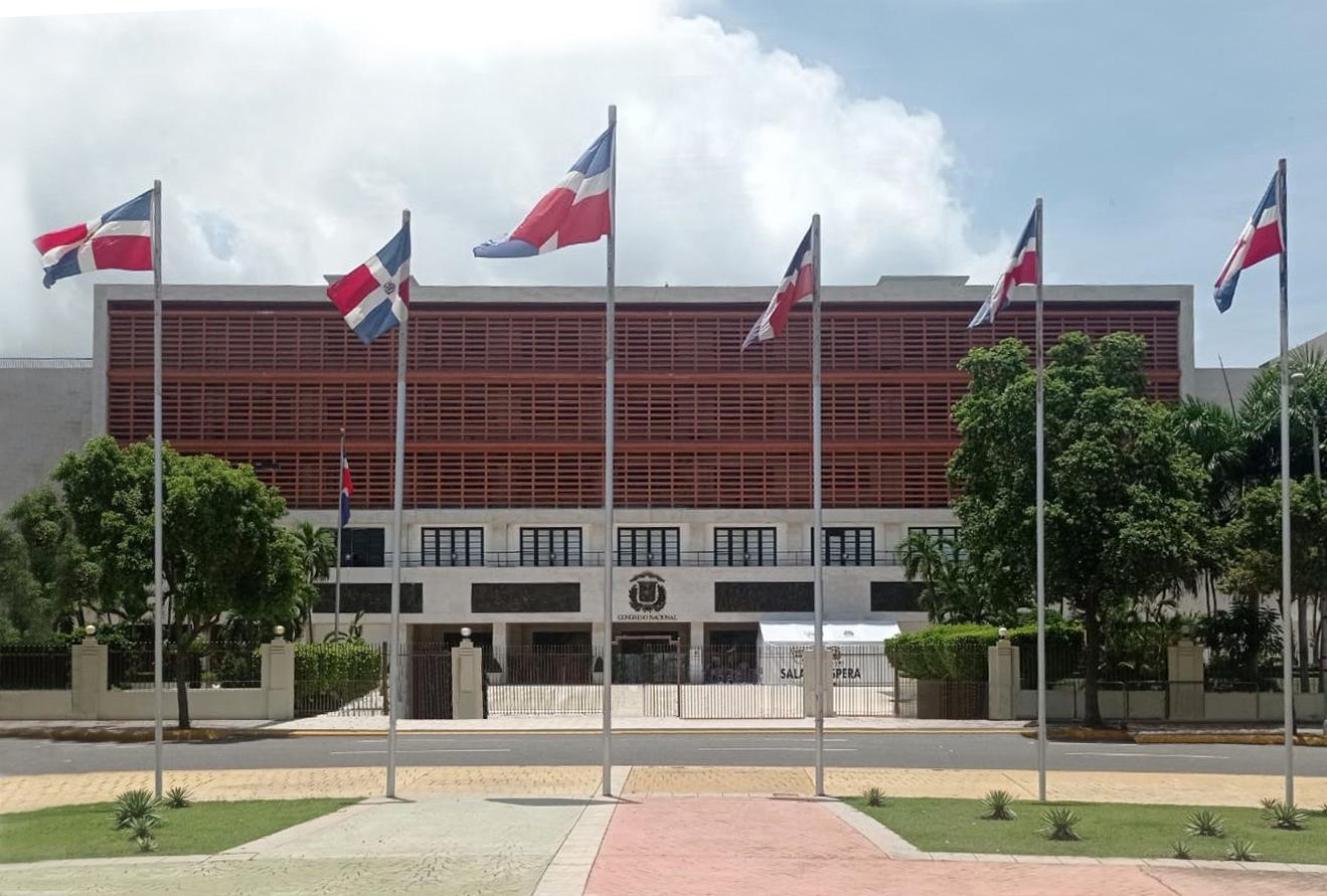 Congreso cierra primera legislatura con amplia agenda pendiente; solo una de nueve leyes prioritarias fue aprobada