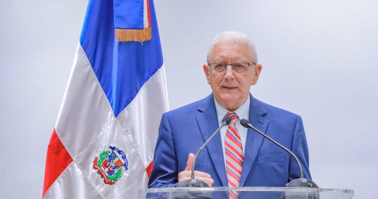 Ramón Ceballo presenta tres nuevas obras sobre parlamento, salud mental y sociedad