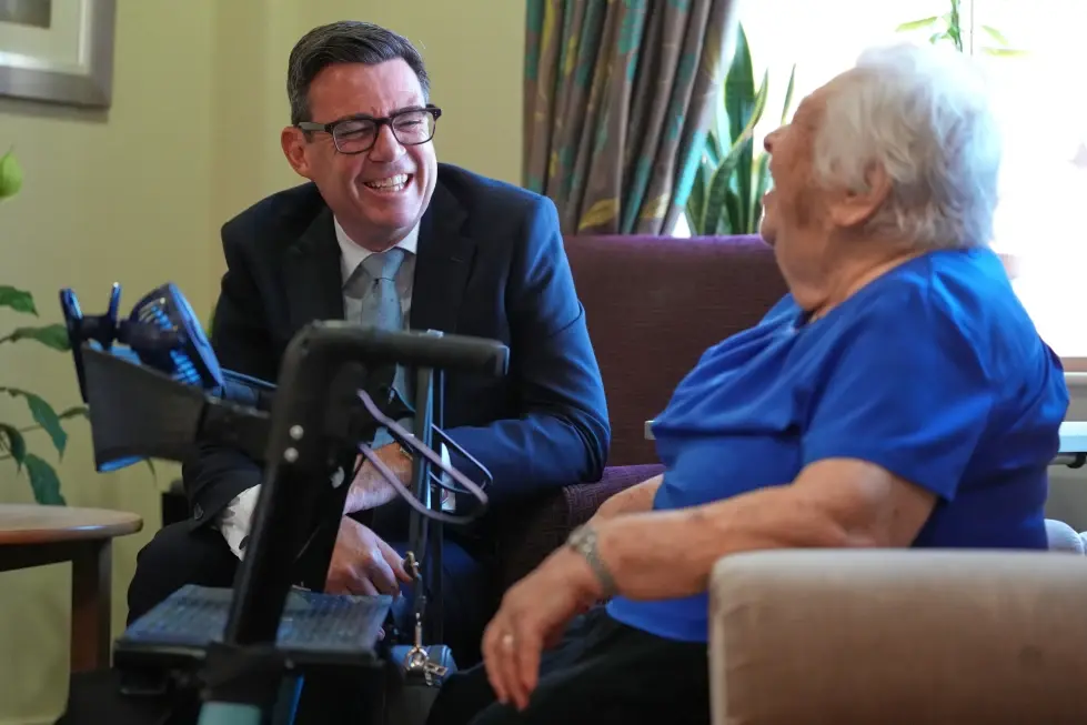 El nuevo líder británico, Andy Burnham, promete arreglar un sistema “roto” de protección social