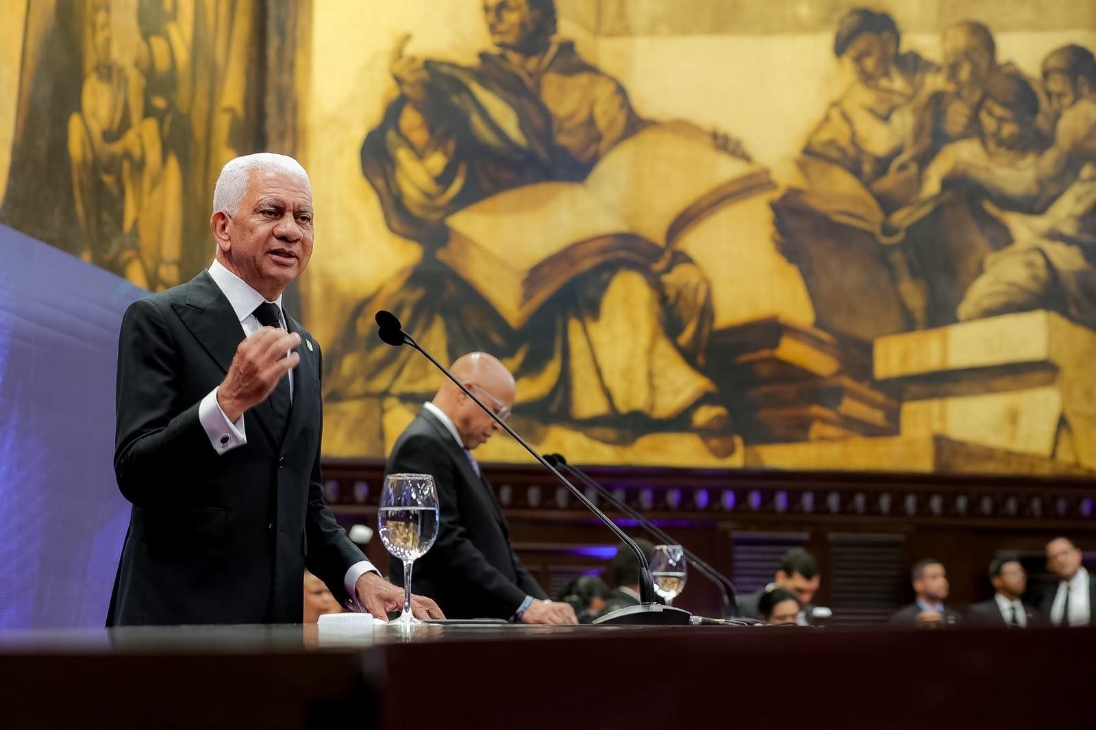 Ricardo de los Santos resalta aprobación de 416 iniciativas y avances institucionales al rendir cuentas del Senado