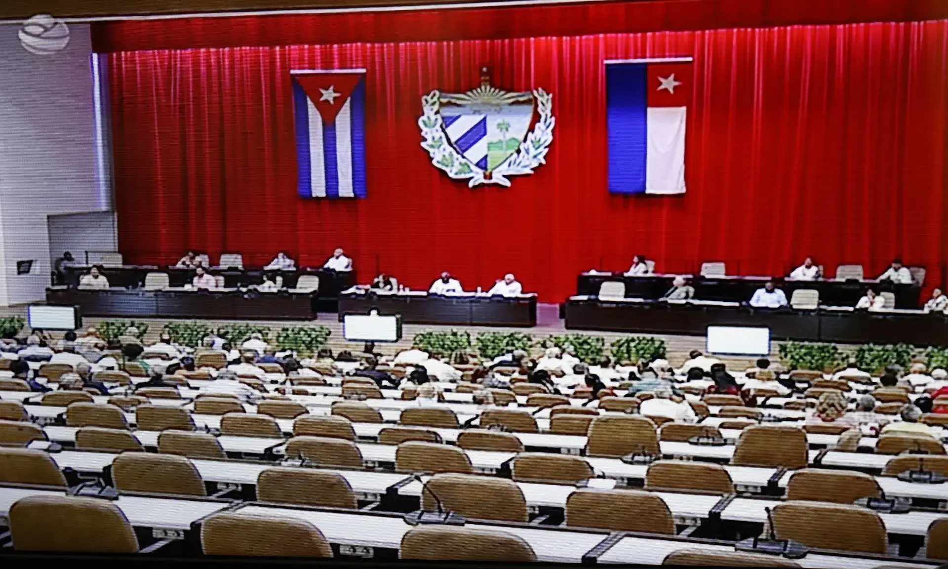 El Parlamento de Cuba da luz verde a las leyes de vivienda, registro de identidad y domicilio