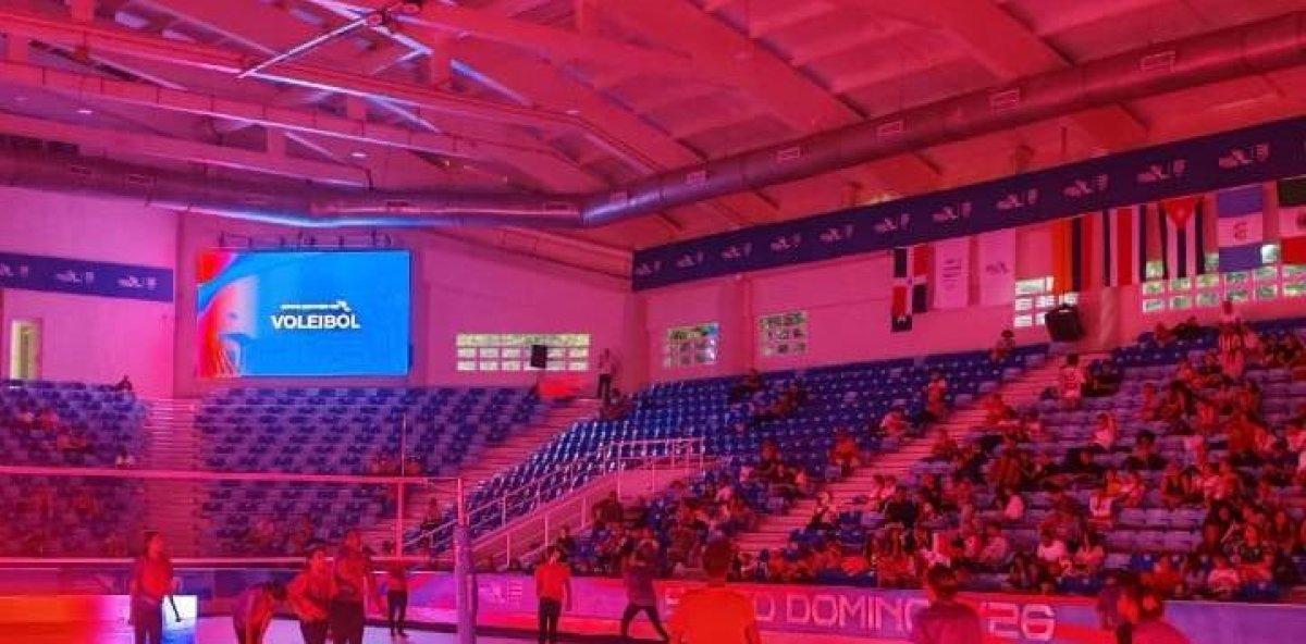 Apagón obliga a suspender temporalmente partido de voleibol entre República Dominicana y Venezuela en los Centroamericanos