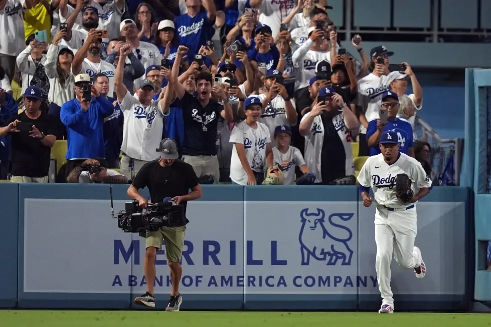Suena la trompeta: Edwin Díaz vuelve y logra salvamento con Dodgers tras ausencia de 85 juegos