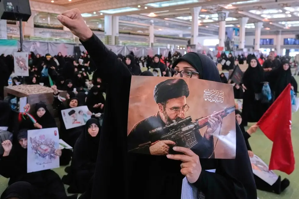 Los líderes de Irán muestran unidad sobre la guerra, pero discrepan sobre el objetivo