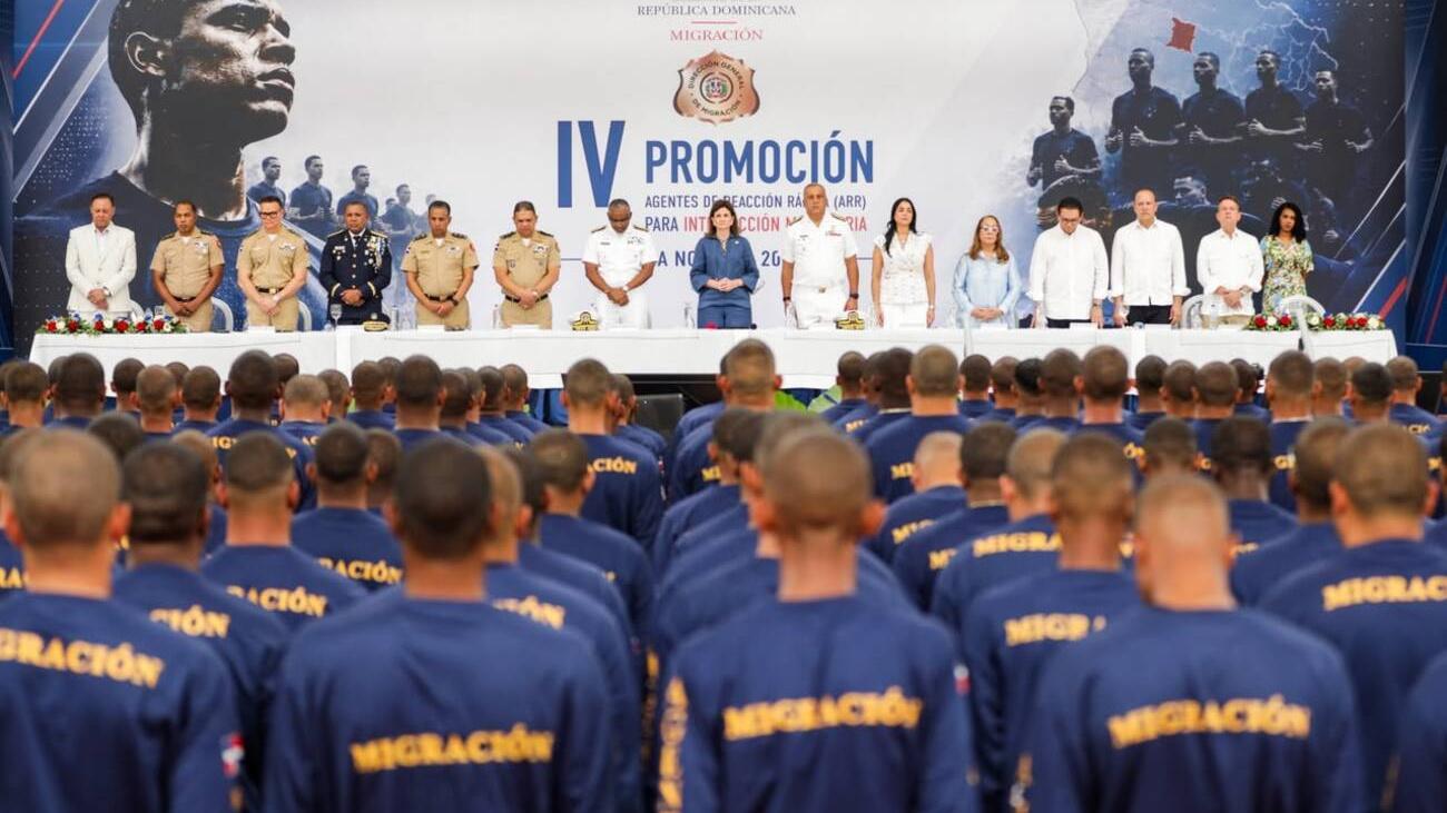 Raquel Peña encabeza graduación de más de mil jóvenes del programa Oportunidad 14-24 en Santiago