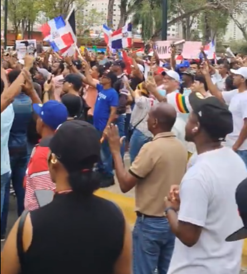 Protestan en Santo Domingo contra disposiciones del nuevo Código Penal sobre libertad de expresión