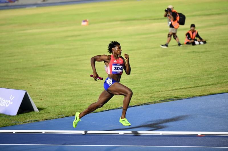 Marileidy Paulino gana oro y lidera el triunfo de República Dominicana en el relevo mixto de Santo Domingo 2026