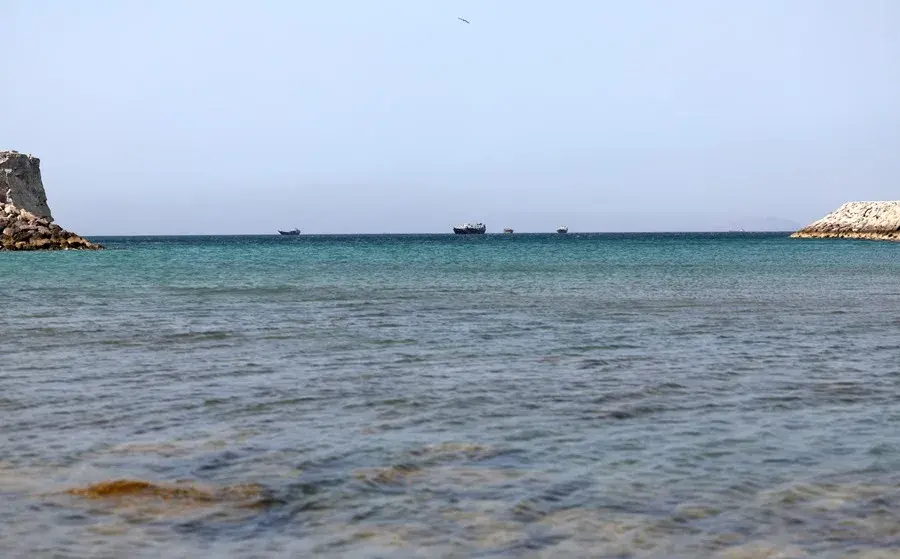 Irán dice que ha acordado con Omán una nueva ruta de navegación en Ormuz