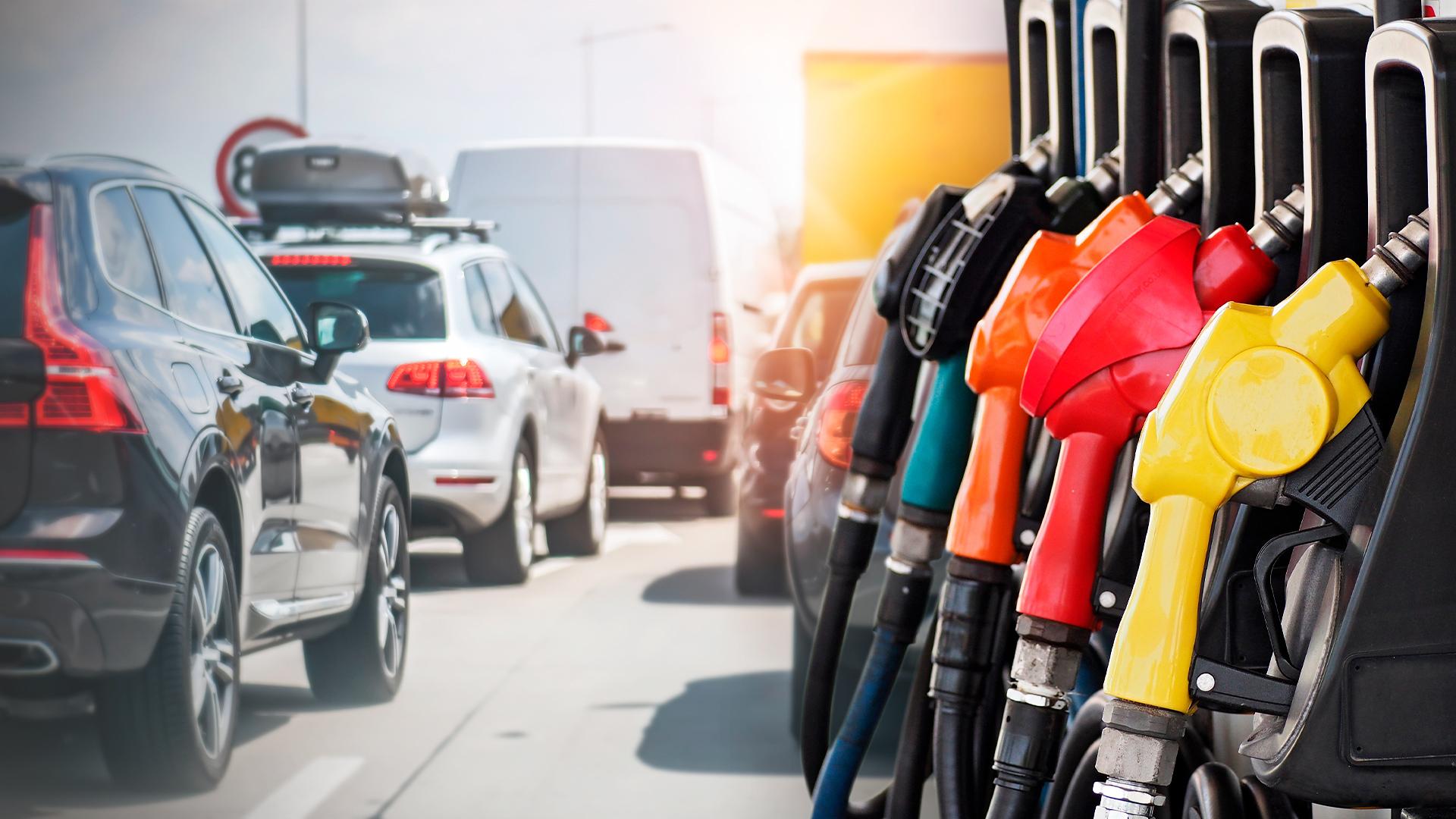Gobierno aumenta entre RD$2 y RD$3 las gasolinas y el gasoil y dispone rebajas sustanciales en otros cuatro combustibles