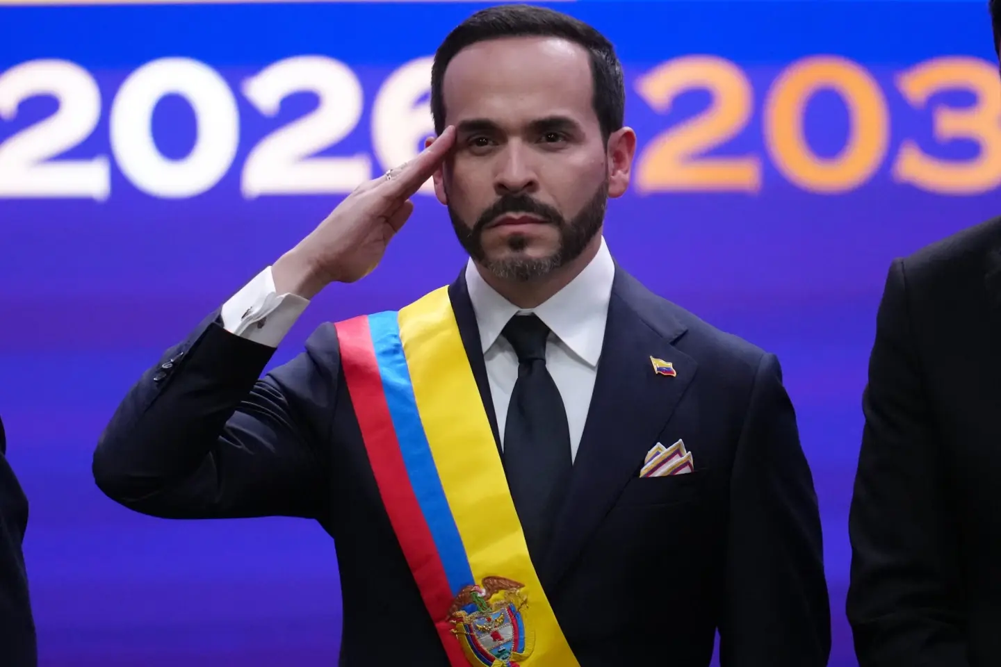 Conservador De la Espriella jura como presidente de Colombia bajo un fuerte esquema de seguridad