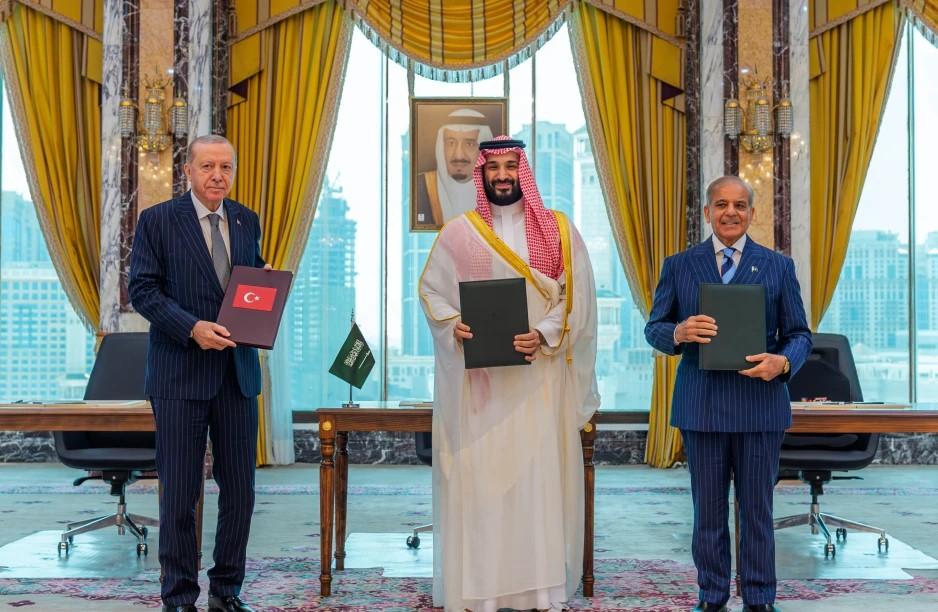 Arabia Saudí, Turquía y Pakistán firman acuerdo clave de defensa