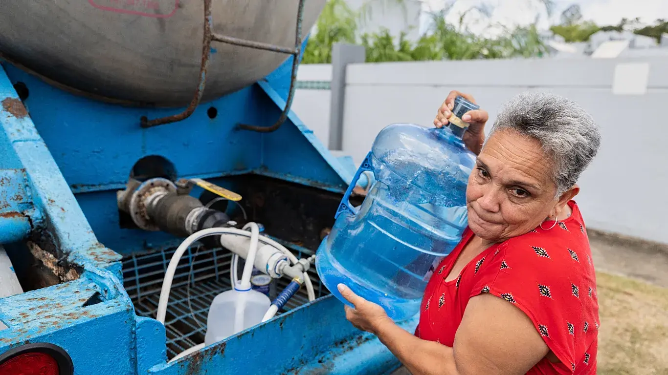 Puerto Rico impone cortes de agua a medio millón de personas por severa sequía