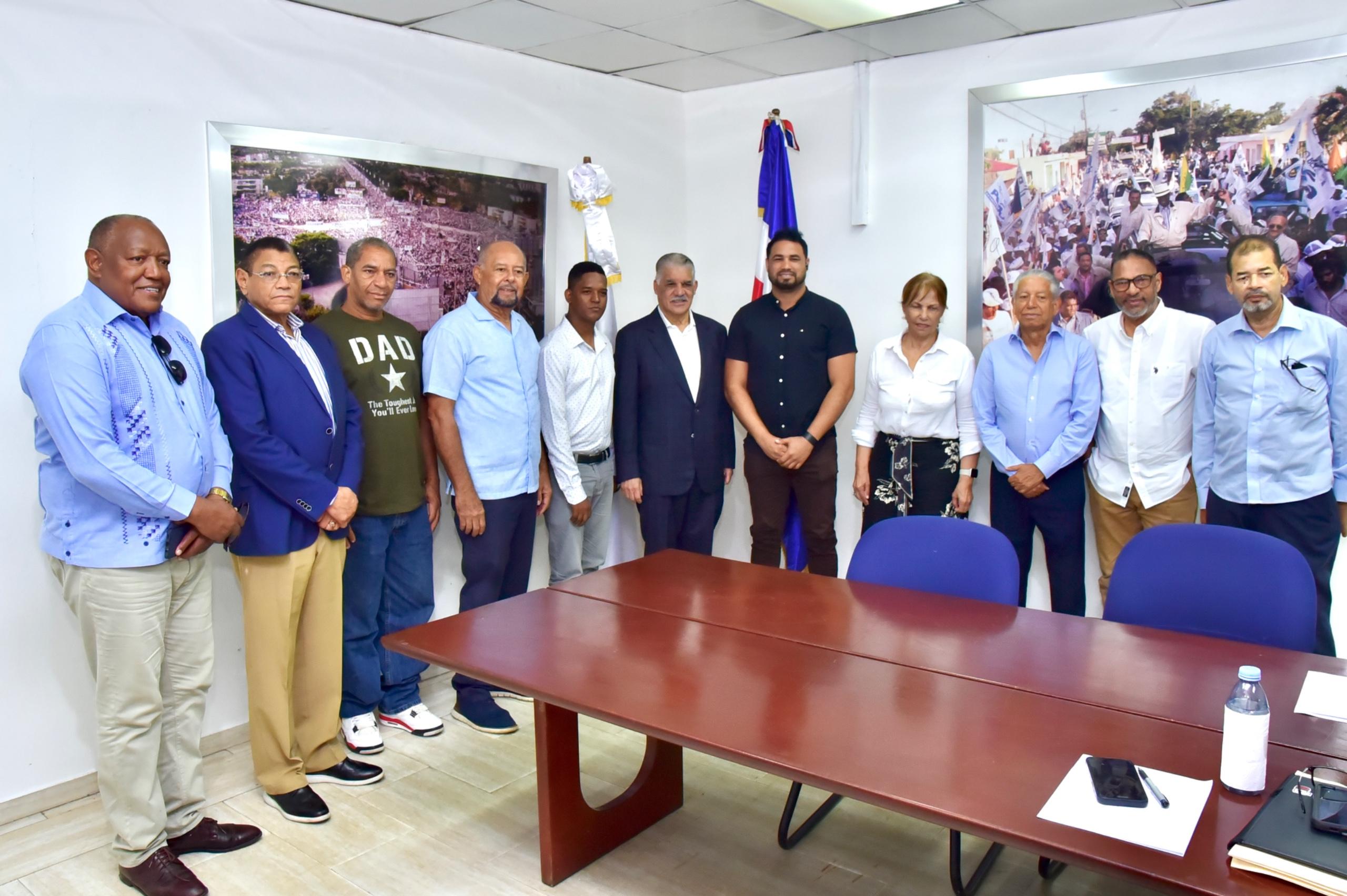 PRD continúa sumando nuevos miembros con la incorporación de dirigentes procedentes del PRM