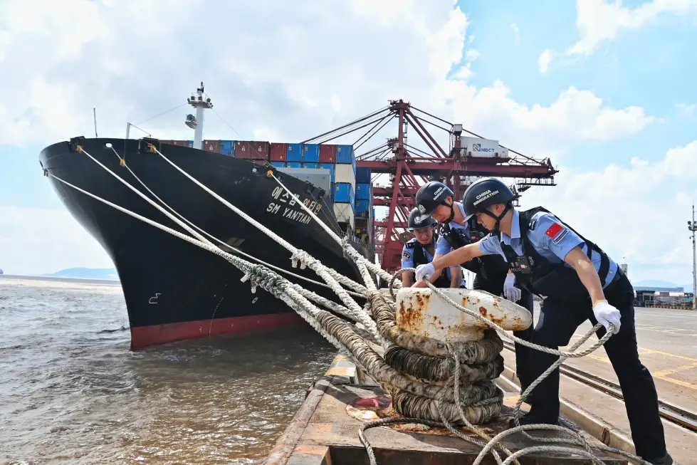 Tifón Dolphin golpea el este de China y obliga a evacuar a más de un millón de personas