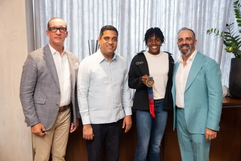 Marileidy Paulino se convierte en embajadora de la empresa tecnológica iQtek