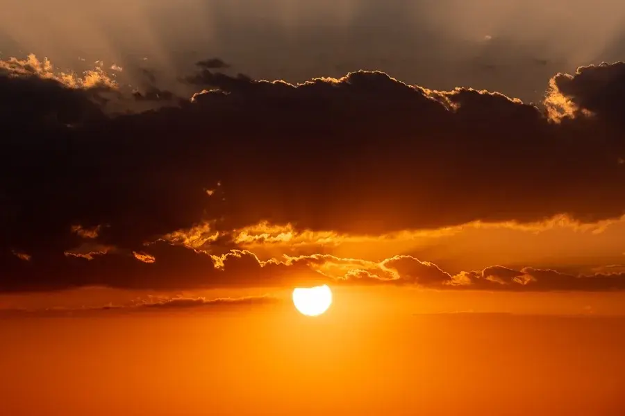 Eclipse solar total cruza este miércoles el Atlántico Norte, Europa y parte de Norteamérica