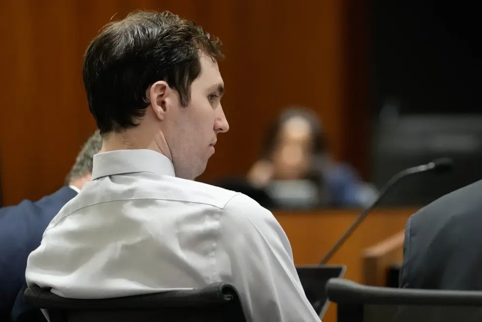 Defensa de acusado de matar a Charlie Kirk dice que agresor no debe recibir pena de muerte