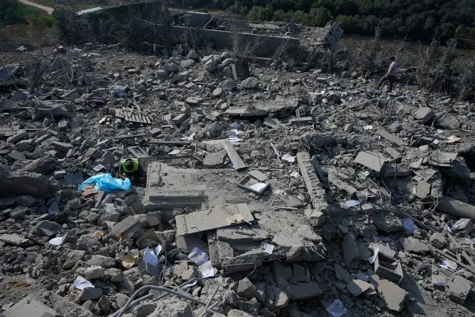 Un ataque aéreo israelí en el sur de Líbano mata a 7 personas