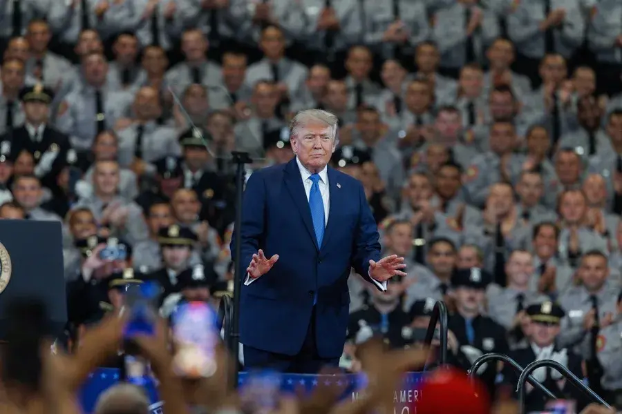 Trump dice que declarará el estrecho de Ormuz «territorio de Estados Unidos» tras «derrotar a Irán»