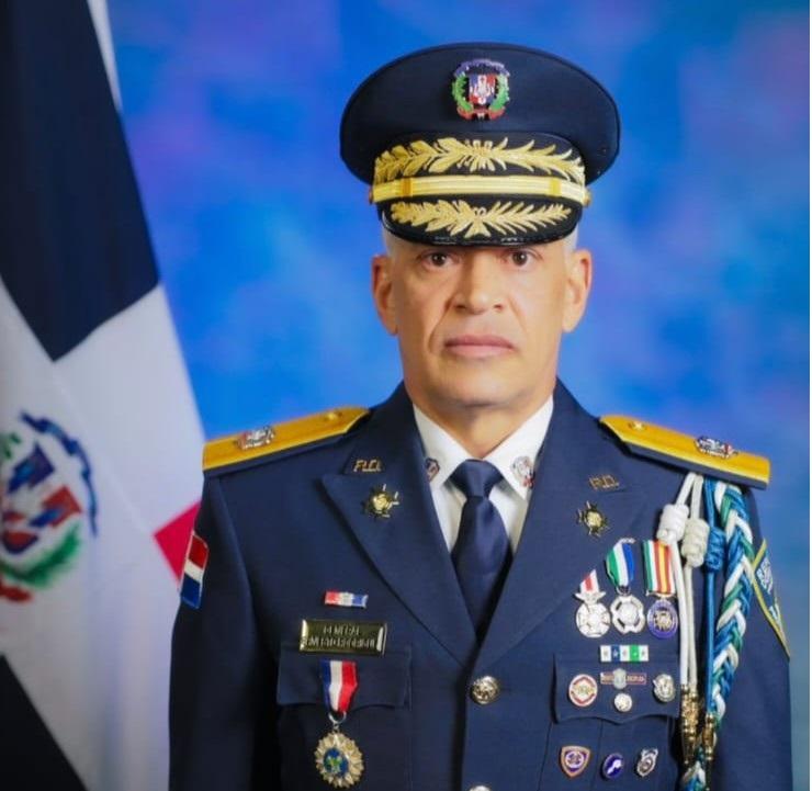 Abinader designa a Ernesto Rafael Rodríguez García como director general de la Policía Nacional