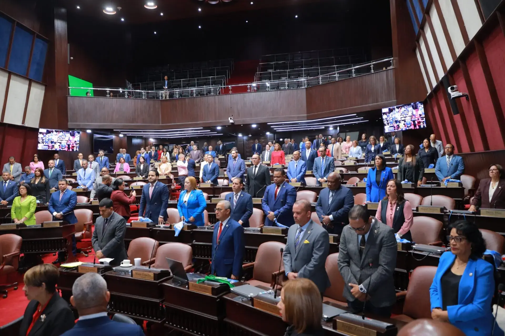 Diputados reconocen histórica actuación de atletas dominicanos en Santo Domingo 2026