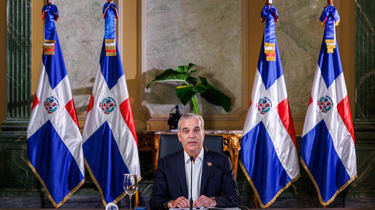 Gobierno presenta plan para el nuevo año escolar con bonos, libros, nuevas aulas y transporte estudiantil
