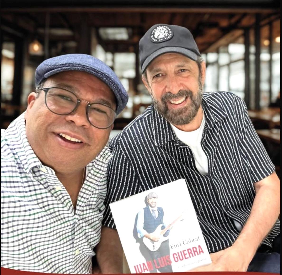 Juan Luis Guerra saluda y agradece el libro de Euri Cabral sobre su vida artística