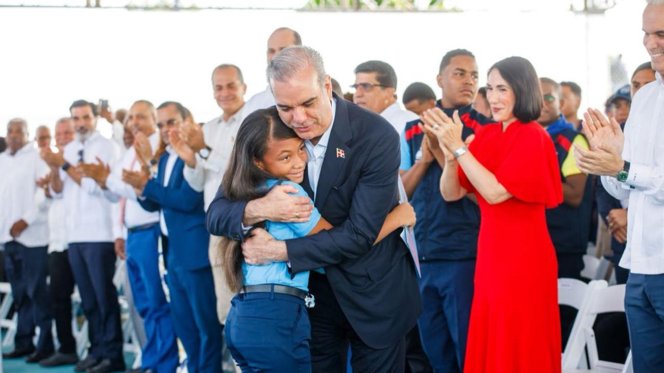 Informe GEM 2026 destaca formación y estabilidad del personal docente dominicano