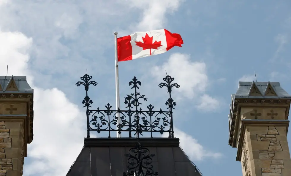 Guerra arancelaria entre Estados Unidos y Canadá amenaza con elevar precios para consumidores